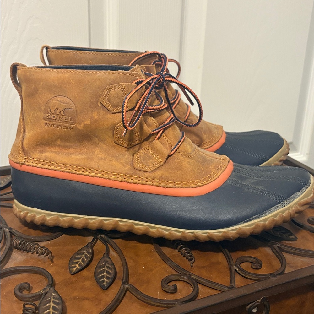 Sorel Tan and Navy Winter Boots